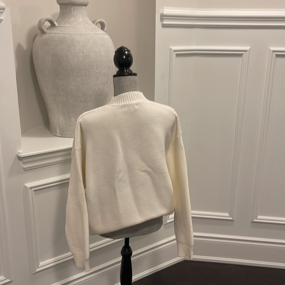 Gorgeous Ivory Sweater - Picture 5 of 7